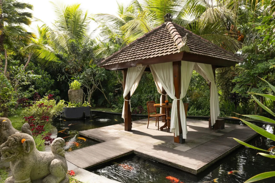 阿迪瓦納烏納吉套房飯店