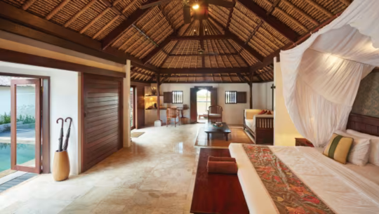 金巴蘭皇宮泳池別墅