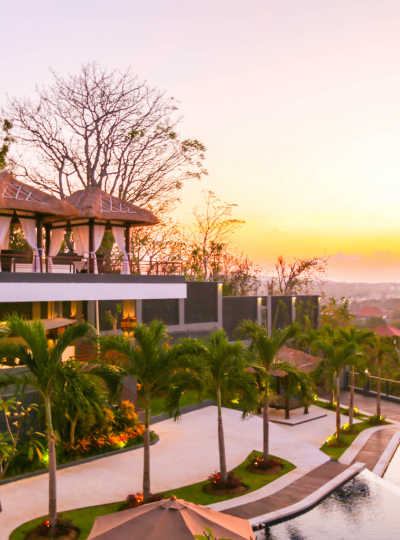 別墅漂浮早餐→私人泳池別墅渡假時光→鬧區逛逛三選一(庫塔/水明漾/長谷)→世界前十大日落沙灘~金巴蘭沙灘看日落(贈送椰子水&烤玉米)→港式料理點心