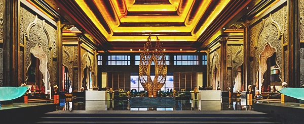 五星渡假村內自由活動 (海灘、戶外泳池、親子滑水道、兒童俱樂部等)→金巴蘭沙灘日落&海鮮燒烤風味餐