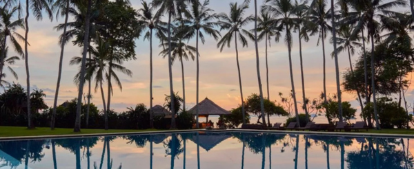 野餐風格早餐→Alila經典體驗二選一:藍色潟湖浮潛或峇里式按摩60分鐘→渡假村內自由享樂&南洋下午茶→渡假村內享用三道式晚餐