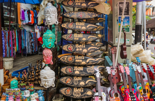 Bali Swing山谷鞦韆→特色烤豬飯→烏布傳統市場→私藏法式甜品下午茶→猴林路漫步→義大利料理