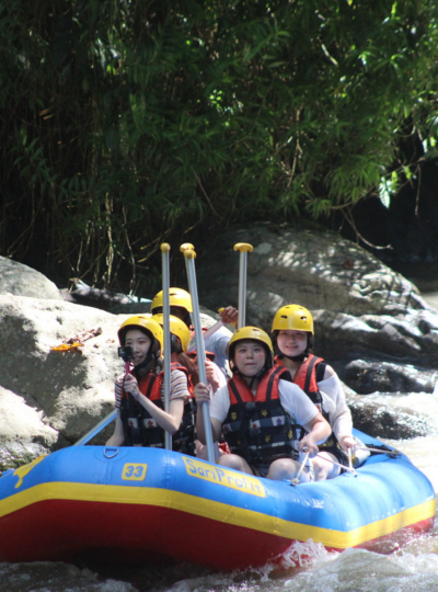 烏布激流泛舟&豬肋排簡餐→烏布皇宮→烏布傳統市集→港式料理點心吃到飽→百萬網紅伴手禮小店