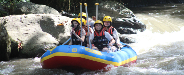 DAY2 阿漾河激流泛舟&豬肋排簡餐→烏布市區觀光(烏布皇宮/傳統市集/猴林路)→髒鴨風味餐+香烤沙嗲+果汁