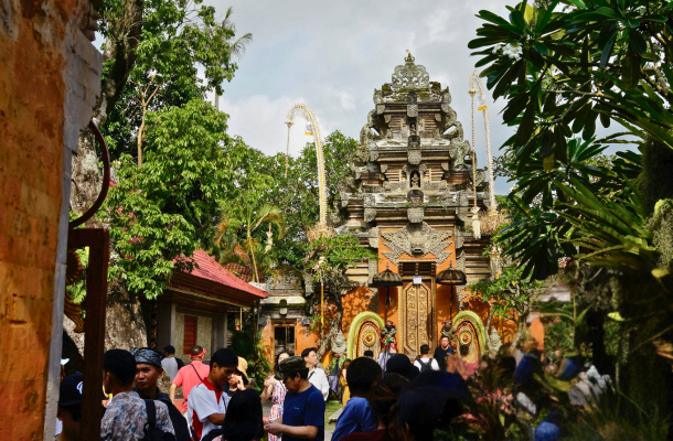 享受山谷無邊際泳池→渡假村內享用下午茶→烏布市集&猴林路漫步→烏布特色餐酒館