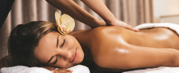 Kanawa Island(浮潛點)→返回碼頭→科摩多機場→峇里島機場→芳香精油按摩120分鐘→醬烤豬肋排