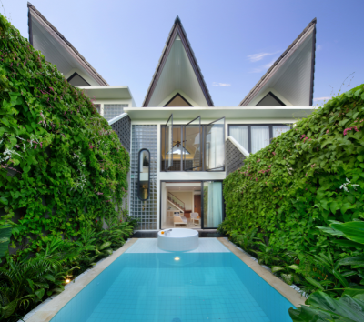 免費贈送漂浮早餐一次→長谷區散步(推薦特色小店、咖啡廳等)→私人泳池別墅自由享樂→蜜月套餐 (迎賓飲料 / 蜜月迎賓佈置 / 浴缸花瓣佈置 / 60分鐘傳統峇里式按摩 / 儀式感滿滿 浪漫燭光晚餐)