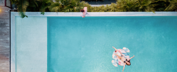 免費贈送漂浮早餐一次→長谷區散步(推薦特色小店、咖啡廳等)→私人泳池別墅自由享樂→蜜月套餐 (迎賓飲料 / 蜜月迎賓佈置 / 浴缸花瓣佈置 / 60分鐘傳統峇里式按摩 / 儀式感滿滿 浪漫燭光晚餐)