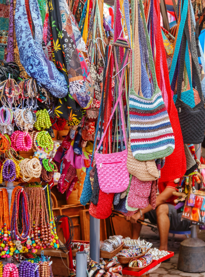 悠閒享用早餐→烏布傳統市場→烏布皇宮→猴林路→芳香精油按摩120分鐘→髒鴨風味餐+香烤沙嗲 或 醬烤豬肋排 二選一