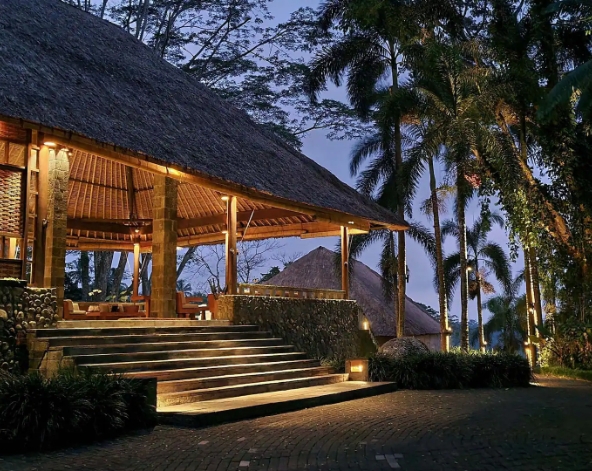 台北→峇里島→迎賓獻花→巴里式按摩120分鐘→巴里島最美味 Nuris Warung豬肋排