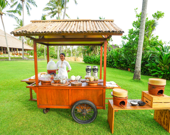 野餐風格早餐→渡假村內自由活動→南洋下午茶→秘境沙灘→花園餐廳