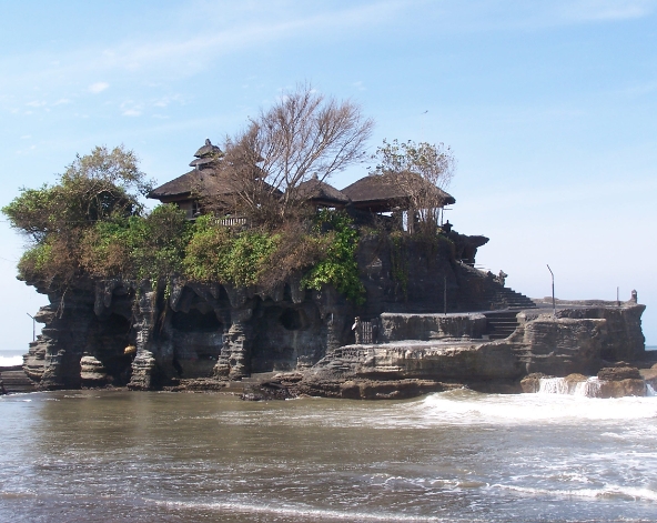 VILLA內自由活動→天使別墅享用午餐→海神廟→庫塔新景點BEACHWALK購物大道