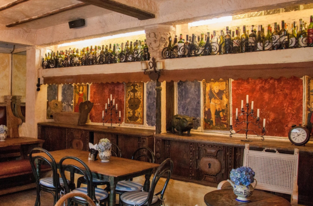 渡假村享受設施(盡情享受山林無邊際泳池、日光浴)→烏布皇宮→烏布傳統市集→猴林路漫步→烏布特色餐酒館