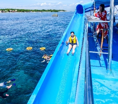 沙灘泳池俱樂部 海底漫步 香蕉船 水上沙發 浮潛 滑水道 水上浮具 島上觀光