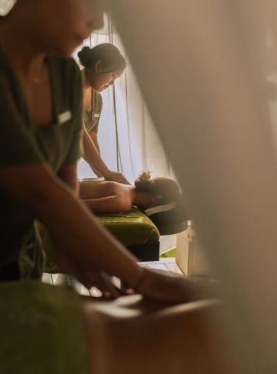 享受Villa內私人渡假時光→Villa舒壓按摩60分鐘→南洋下午茶→金巴蘭沙灘日落→沙灘浪漫晚餐