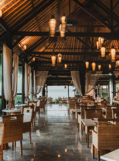 享受Villa內私人渡假時光→Villa舒壓按摩60分鐘→南洋下午茶→金巴蘭沙灘日落→沙灘浪漫晚餐